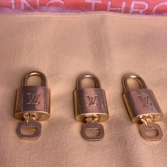 lock key set - Picture 1 of 7